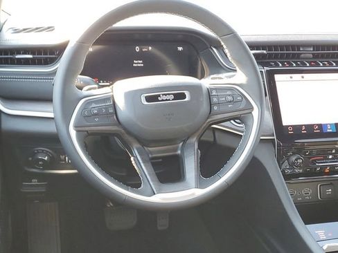 New 2025 Jeep Grand Cherokee Limited w/ Black Appearance Package image 7