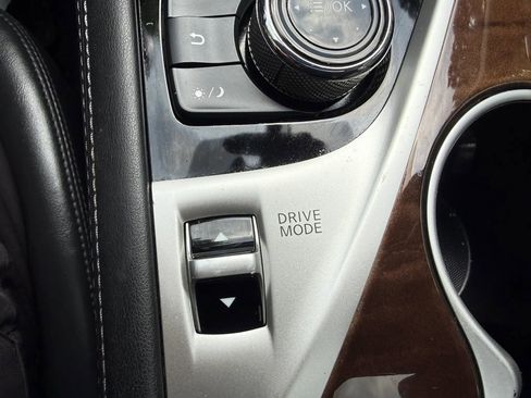 Used 2018 INFINITI Q50 Luxe w/ Essential Package (3.0T Luxe) AWD/4WD image 22