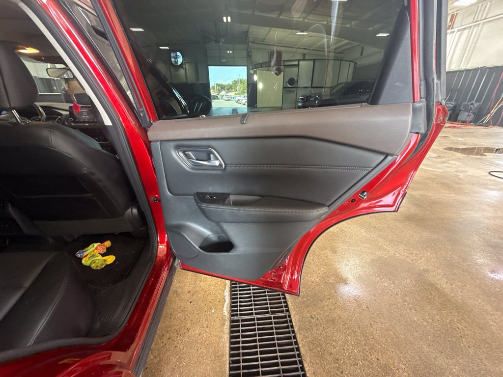Used 2021 Nissan Rogue SV w/ Premium Package FWD image 8