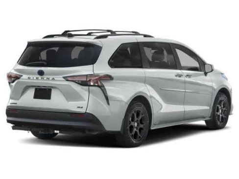 Used 2025 Toyota Sienna XLE Woodland Edition AWD/4WD image 2