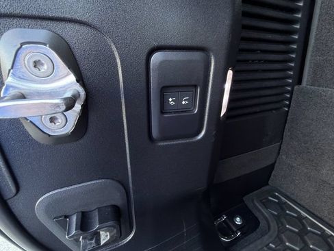 Used 2023 Land Rover Defender 130 SE AWD/4WD image 34