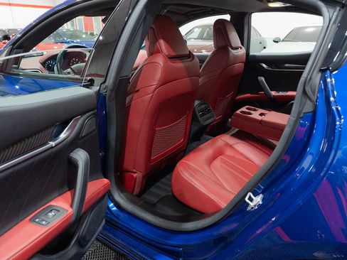 Used 2021 Maserati Ghibli S GranSport RWD image 24