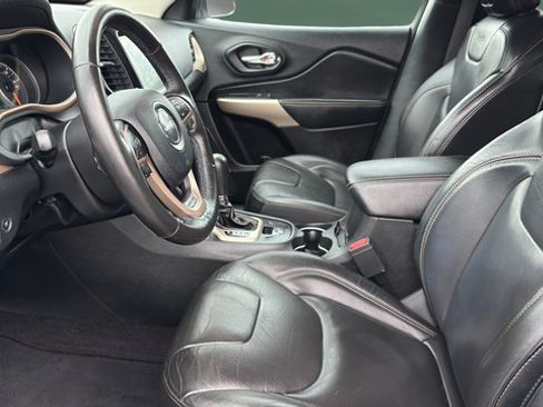 Used 2018 Jeep Cherokee Limited AWD/4WD image 17