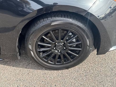 Used 2021 Toyota Corolla LE image 40