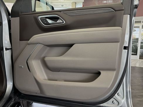 Used 2024 GMC Yukon SLT w/ SLT Luxury Package AWD/4WD image 35