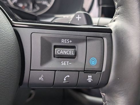Used 2025 Nissan Pathfinder SL AWD/4WD image 22