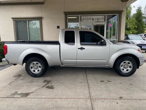Used 2009 Nissan Frontier SE w/ Power Pkg RWD image 6