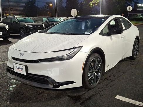New 2026 Toyota Prius XLE image 3