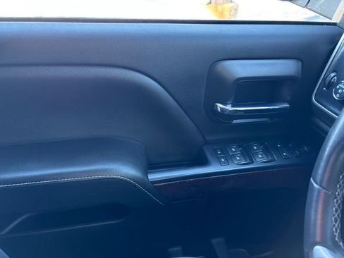 Used 2019 GMC Sierra 1500 SLE w/ SLE Value Package image 22