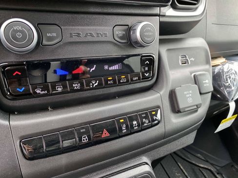 Used 2025 RAM ProMaster 3500 w/ Quick Order Package 22H SLT+ FWD image 11