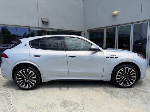 Used 2025 Maserati Grecale Modena AWD/4WD image 3