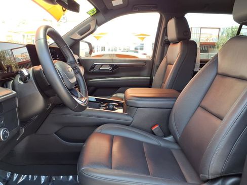 Used 2025 Chevrolet Tahoe LT AWD/4WD image 17
