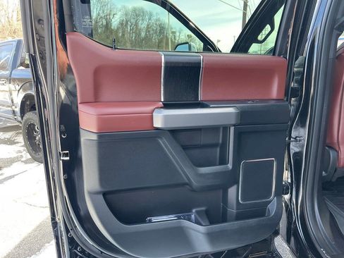 Used 2018 Ford F350 Platinum image 32