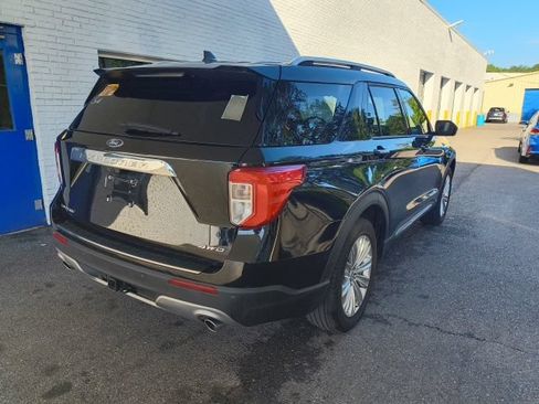 Used 2023 Ford Explorer Limited w/ Limited Technology Package AWD/4WD image 9