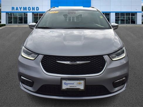 Used 2021 Chrysler Pacifica Limited image 8