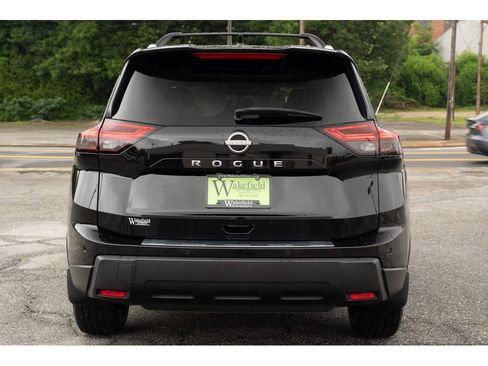 Used 2025 Nissan Rogue SV w/ SV Premium Package FWD image 7