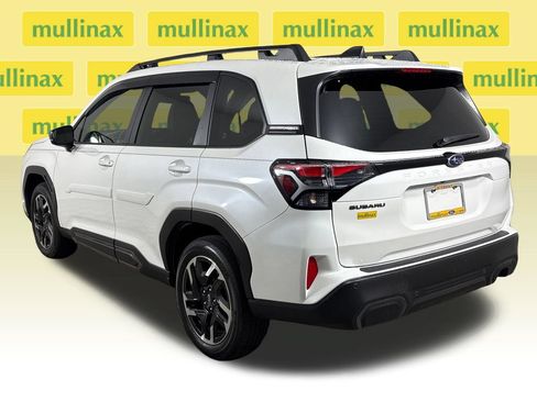 Used 2025 Subaru Forester Limited w/ Popular Package #2 AWD/4WD image 7