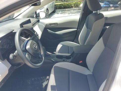 Certified 2025 Toyota Corolla LE FWD image 14