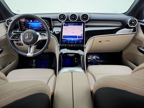 Certified 2025 Mercedes-Benz GLC 300 4MATIC image 23