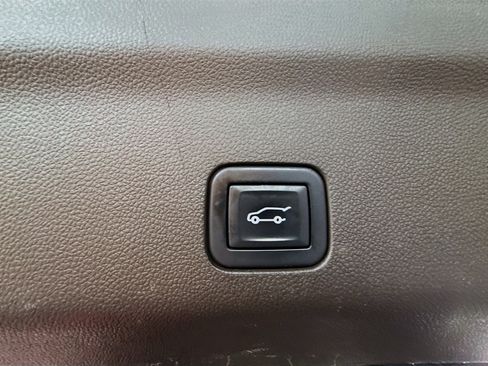 Used 2022 Chevrolet Tahoe Z71 w/ Max Trailering Package AWD/4WD image 42