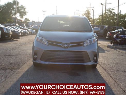 Used 2018 Toyota Sienna image 2