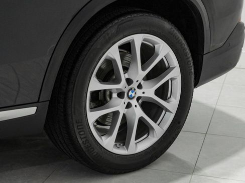 Used 2022 BMW X5 xDrive40i w/ Parking Assistance Package image 56