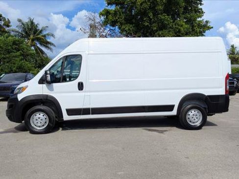 Used 2023 RAM ProMaster 2500 FWD image 3