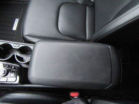 Used 2025 Kia Sportage EX image 42