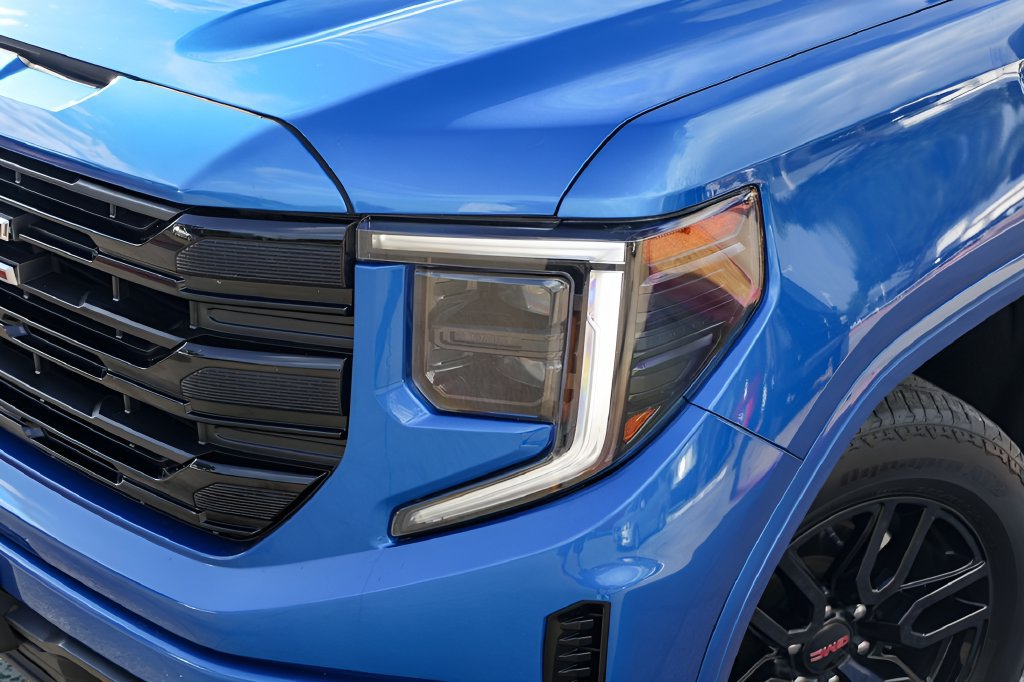 Used 2022 GMC Sierra 1500 Elevation RWD image 3