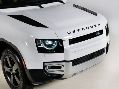 Certified 2025 Land Rover Defender 110 S AWD/4WD image 29