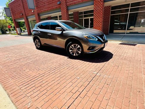 Used 2018 Nissan Murano SV FWD image 1