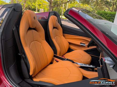 Used 2023 Ferrari F8 Tributo RWD image 31
