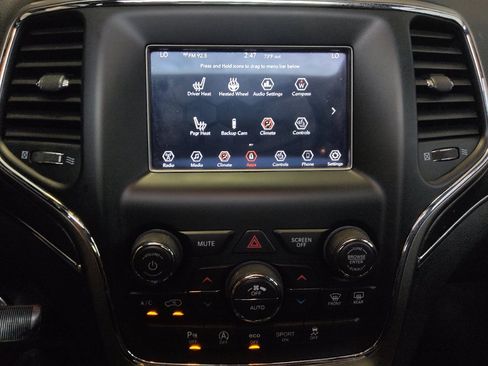 Used 2018 Jeep Grand Cherokee Limited AWD/4WD image 25
