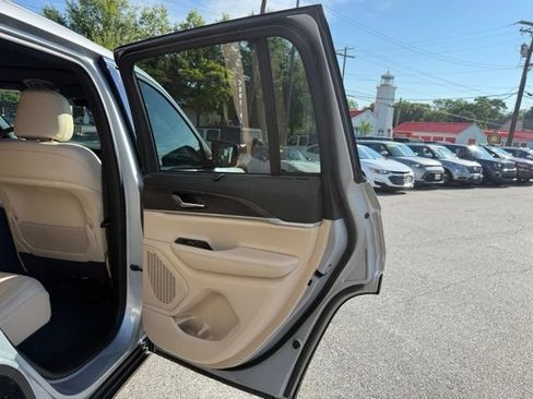 Used 2025 Jeep Grand Cherokee Limited w/ Luxury Tech Group II AWD/4WD image 26