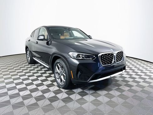 Used 2025 BMW X4 xDrive30i w/ Premium Package image 2