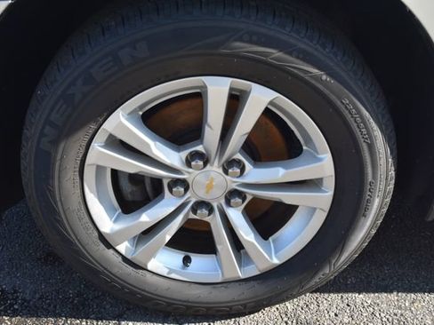 Used 2017 Chevrolet Equinox LS FWD image 41
