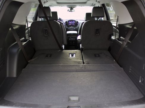 Used 2020 Chevrolet Traverse Premier image 31