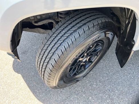 Used 2021 Toyota Tacoma SR5 RWD image 20