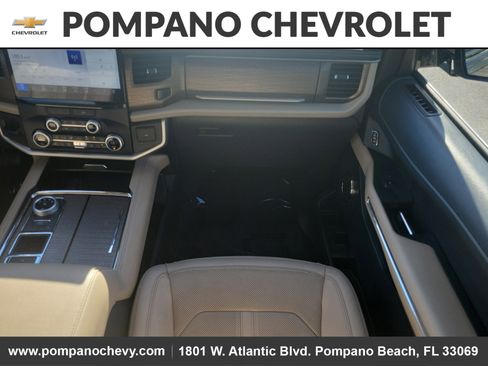 Used 2023 Ford Expedition Max Limited image 17