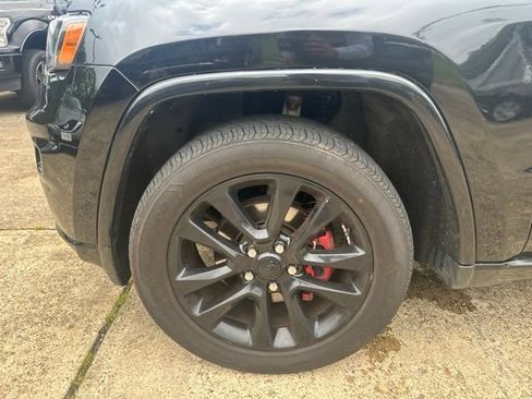 Used 2017 Jeep Grand Cherokee Altitude AWD/4WD image 22