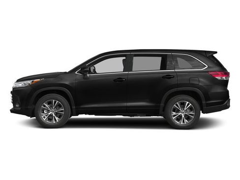 Used 2017 Toyota Highlander Plus AWD/4WD image 3