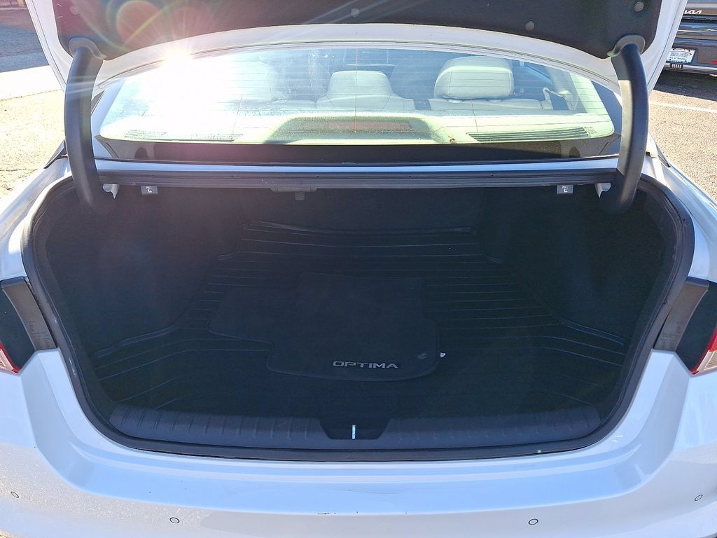 Used 2016 Kia Optima EX w/ Premium Package FWD image 32