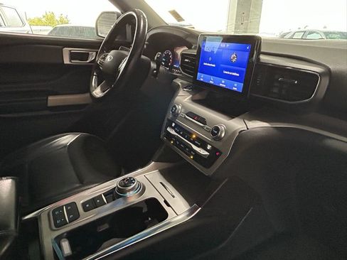 Used 2021 Ford Explorer XLT w/ Equipment Group 202A image 28