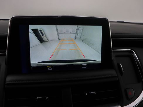 Used 2024 Chevrolet Suburban LT image 27