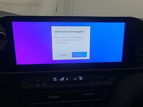 Used 2025 Toyota Camry SE w/ Multimedia Upgrade Package image 32