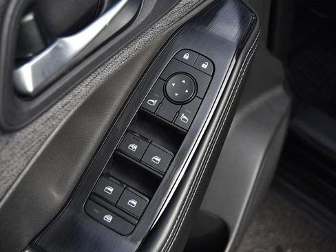 Certified 2023 Nissan Rogue SV image 9