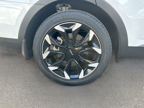 Certified 2025 Kia Sorento EX image 31