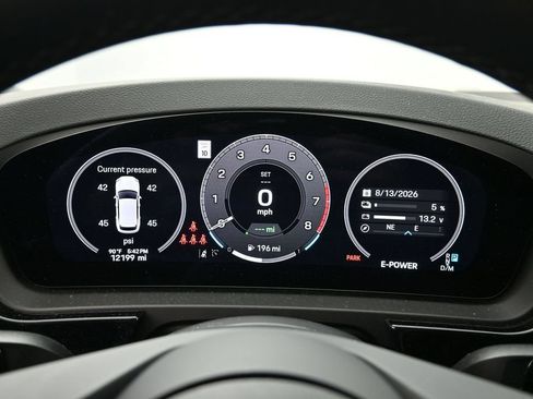 Certified 2025 Porsche Cayenne S AWD/4WD image 11