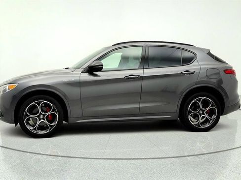 Used 2022 Alfa Romeo Stelvio Veloce AWD/4WD image 8