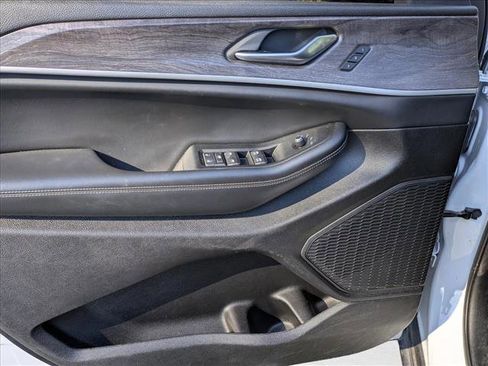 Used 2023 Jeep Grand Cherokee Limited image 14